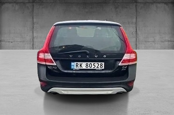 Volvo XC70 2 of 7