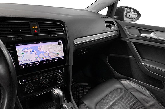 Volkswagen e-Golf VII 9 of 13