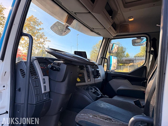 Volvo Fl 17 of 30