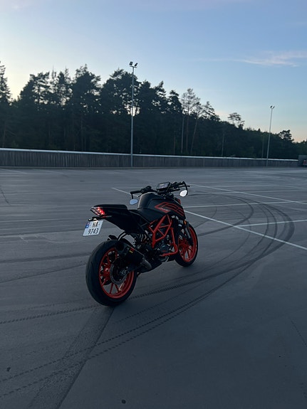 KTM 125 Duke 4 of 10