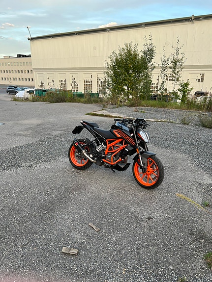 KTM 125 Duke 7 of 10