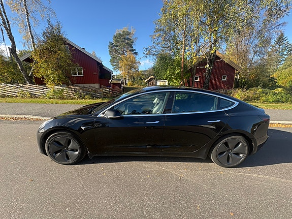 Tesla Model 3 4 of 20