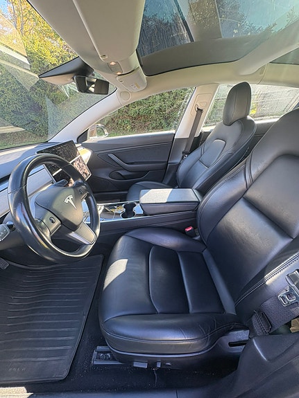 Tesla Model 3 10 of 20