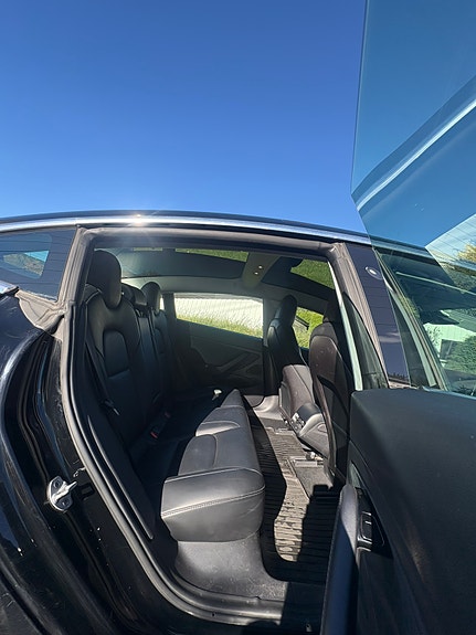 Tesla Model 3 9 of 20
