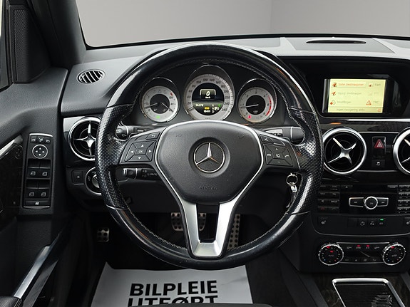 Mercedes-Benz GLK220 23 of 30