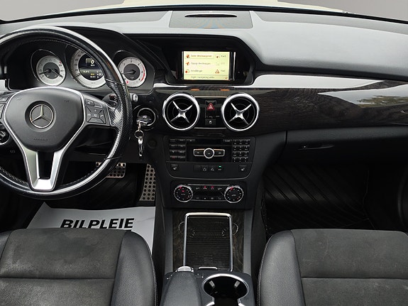 Mercedes-Benz GLK220 21 of 30