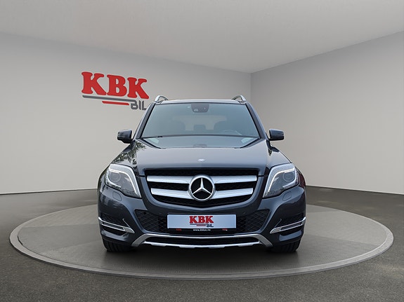 Mercedes-Benz GLK220 2 of 30