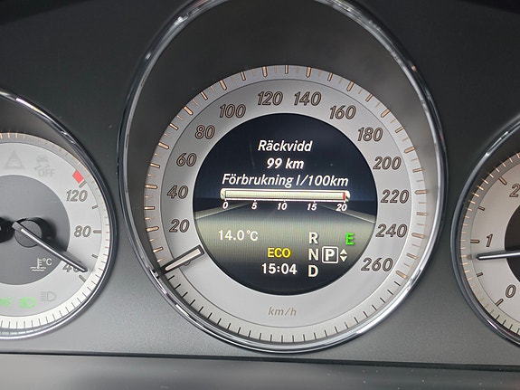 Mercedes-Benz GLK220 27 of 30