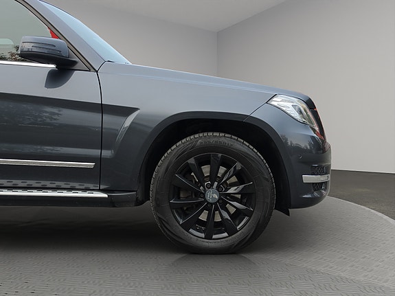 Mercedes-Benz GLK220 3 of 30