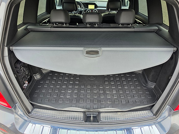 Mercedes-Benz GLK220 11 of 30