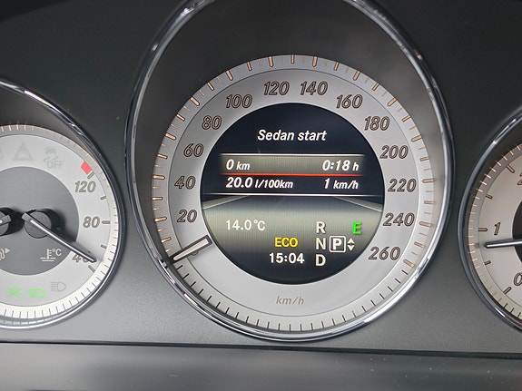 Mercedes-Benz GLK220 29 of 30