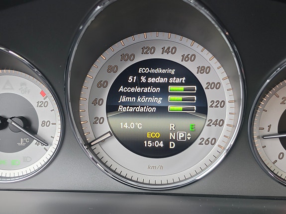 Mercedes-Benz GLK220 28 of 30