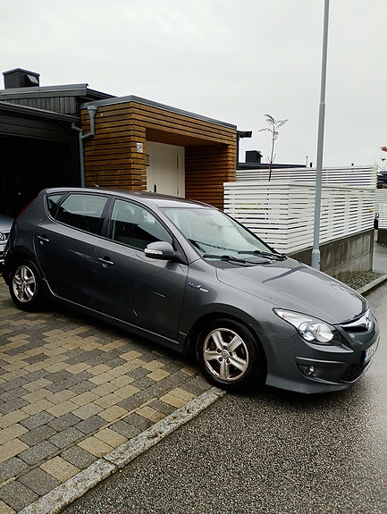 Hyundai i30 2 of 7