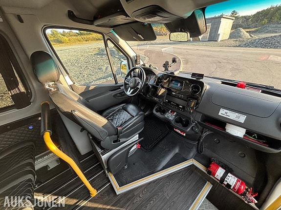 Mercedes-Benz 2023 Iles Automotive Sprinter 17-seters minibuss, Automat, Rullestolrampe, 123.931km 15 of 30