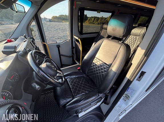Mercedes-Benz 2023 Iles Automotive Sprinter 17-seters minibuss, Automat, Rullestolrampe, 123.931km 12 of 30