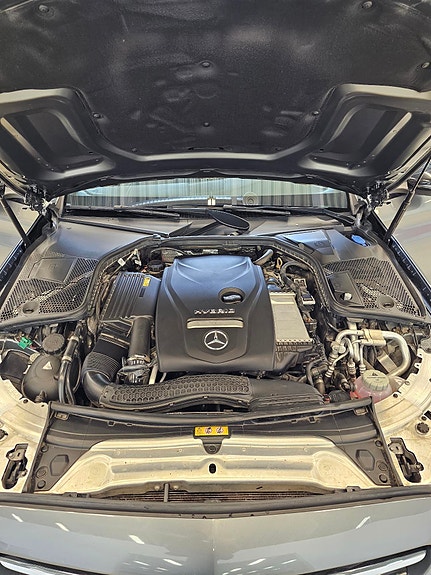 Mercedes-Benz C350 e 17 of 30