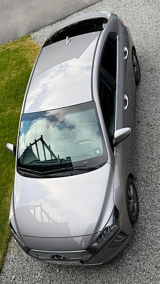 Hyundai IONIQ 8 of 9