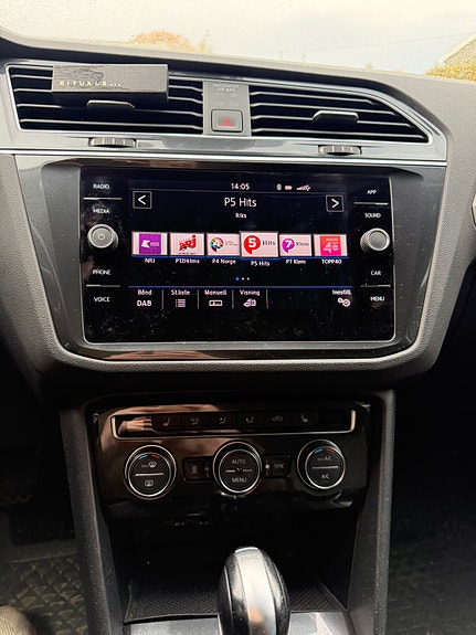 Volkswagen Tiguan 5 of 12