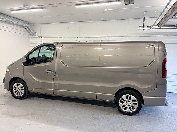 Opel Vivaro 9 of 24