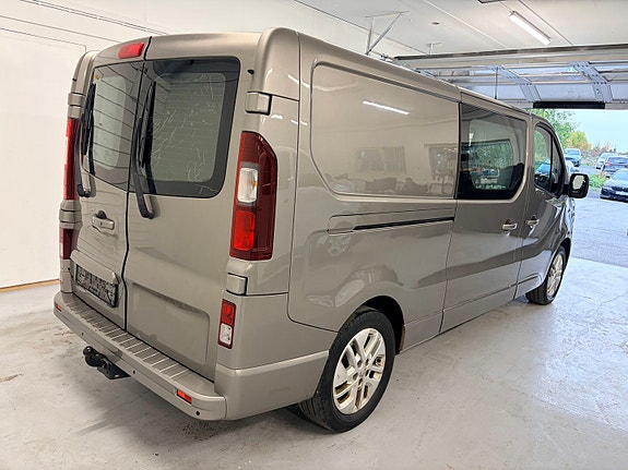Opel Vivaro 5 of 24