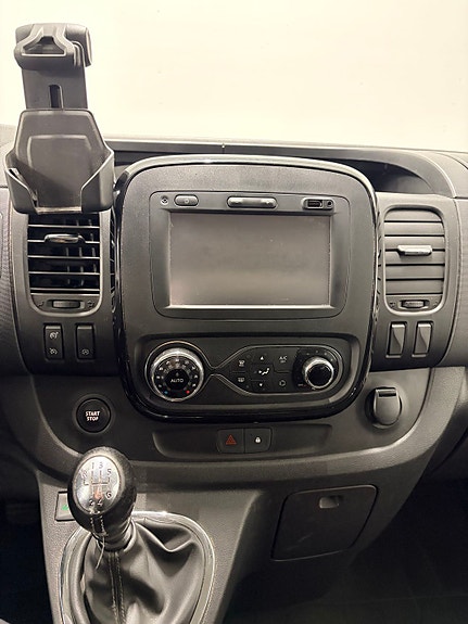 Opel Vivaro 17 of 24