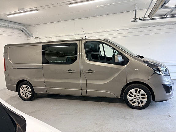 Opel Vivaro 4 of 24