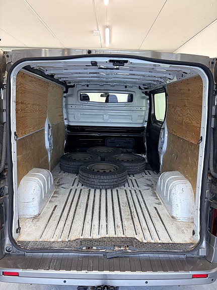 Opel Vivaro 24 of 24