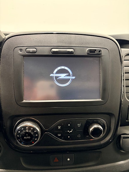 Opel Vivaro 18 of 24
