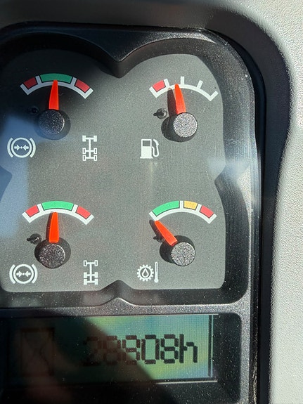 Volvo A25E 16 of 17