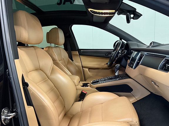 Porsche Macan 5 of 29