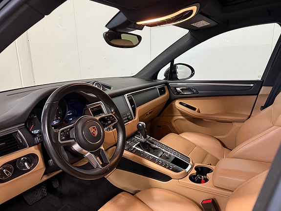 Porsche Macan 15 of 29