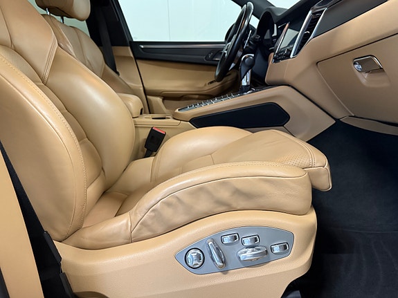 Porsche Macan 6 of 29