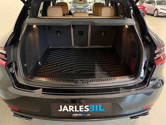 Porsche Macan 9 of 29