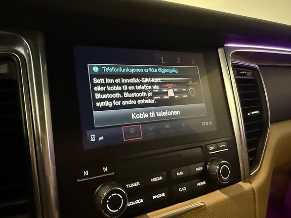 Porsche Macan 27 of 29