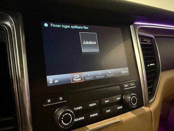 Porsche Macan 26 of 29