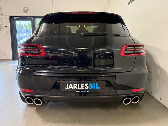 Porsche Macan 14 of 29