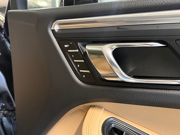 Porsche Macan 7 of 29