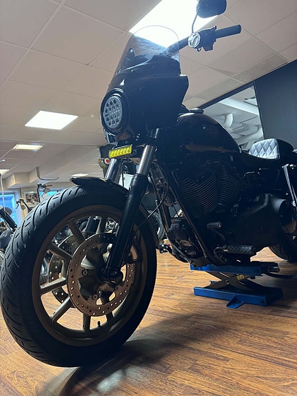 Harley-Davidson FXDLS Dyna Low Rider S 21 of 21
