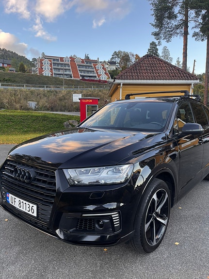 Audi Q7 2 of 30
