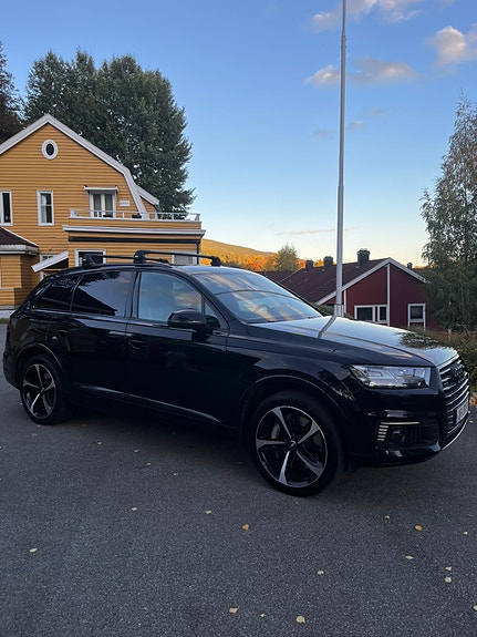 Audi Q7 4 of 30