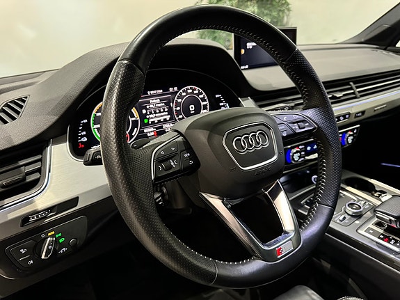 Audi Q7 15 of 30