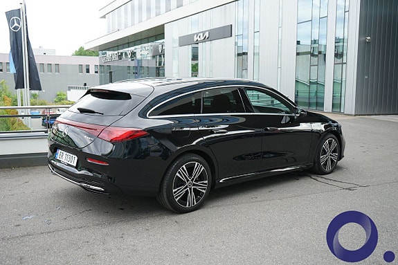 Mercedes-Benz CLA350 7 of 28