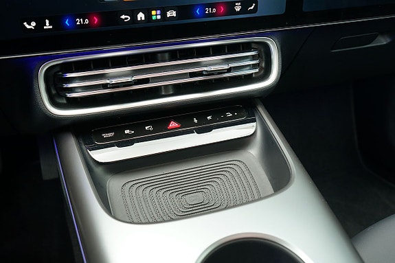 Mercedes-Benz CLA350 27 of 28