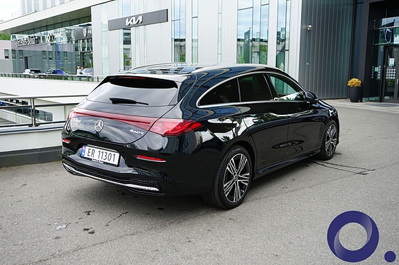 Mercedes-Benz CLA350 8 of 28