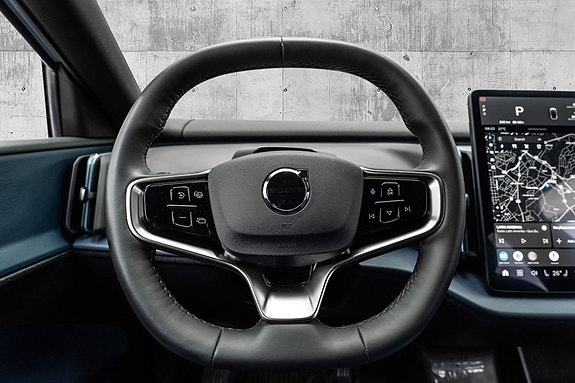 Volvo EX30 14 of 26