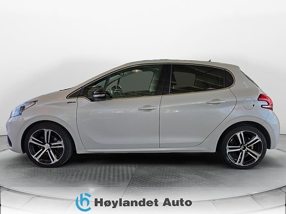 Peugeot 208 2 of 21