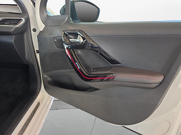 Peugeot 208 17 of 21