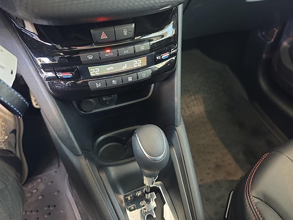 Peugeot 208 21 of 21