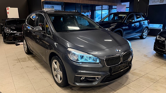 BMW 225xe 3 of 22