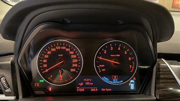 BMW 225xe 8 of 22